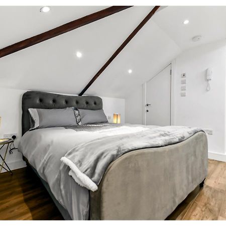 Sleek And Modern Studio With Minimalist Vibe Daire Chelmsford Dış mekan fotoğraf