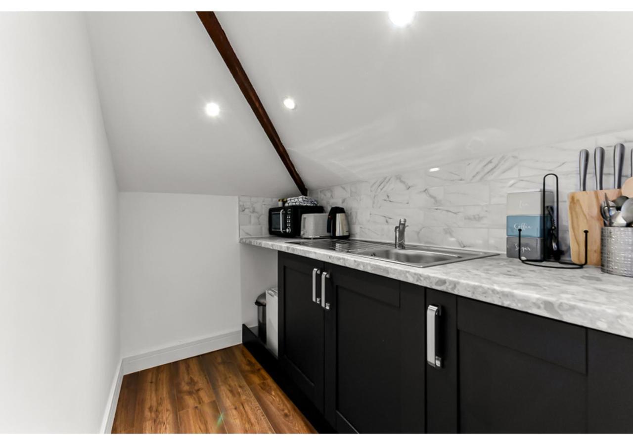 Sleek And Modern Studio With Minimalist Vibe Daire Chelmsford Dış mekan fotoğraf