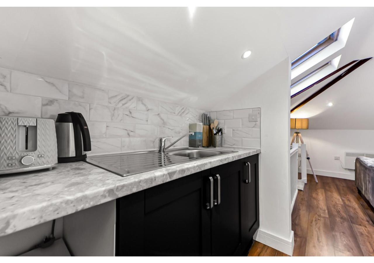 Sleek And Modern Studio With Minimalist Vibe Daire Chelmsford Dış mekan fotoğraf